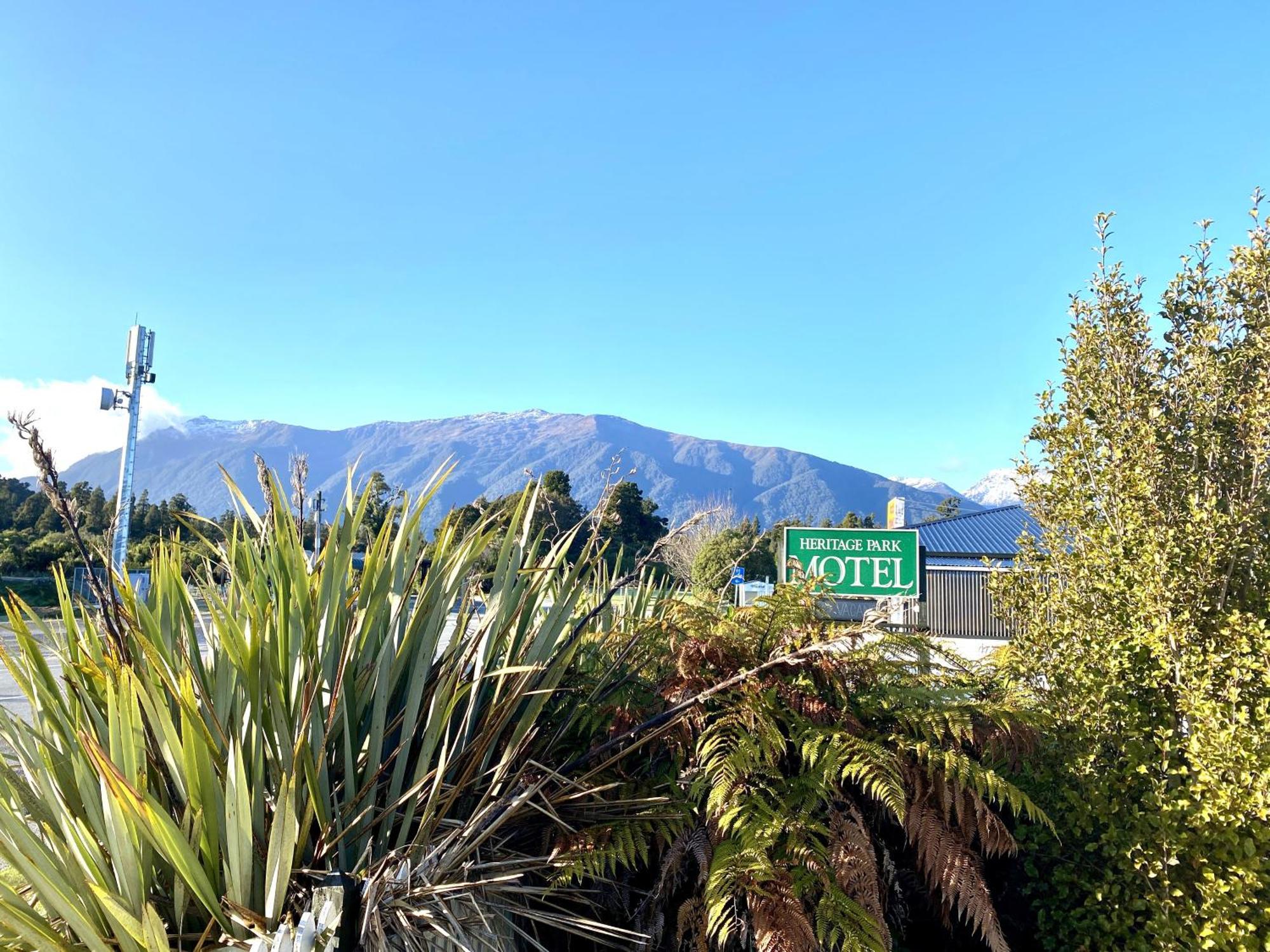 Heritage Park Lodge Haast Eksteriør billede
