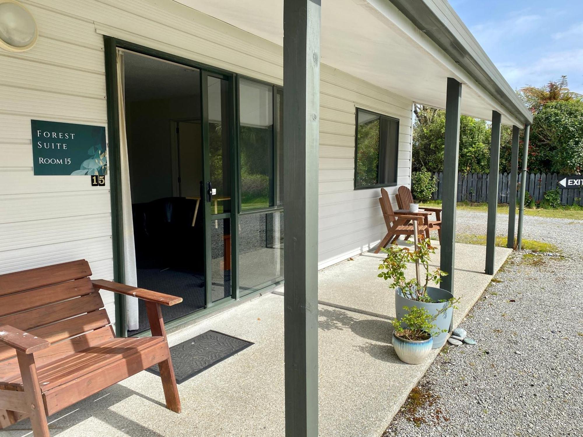 Heritage Park Lodge Haast Eksteriør billede