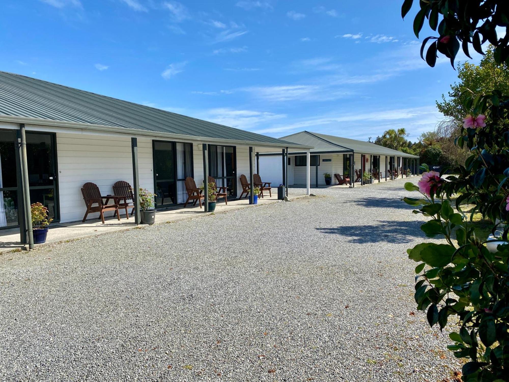 Heritage Park Lodge Haast Eksteriør billede