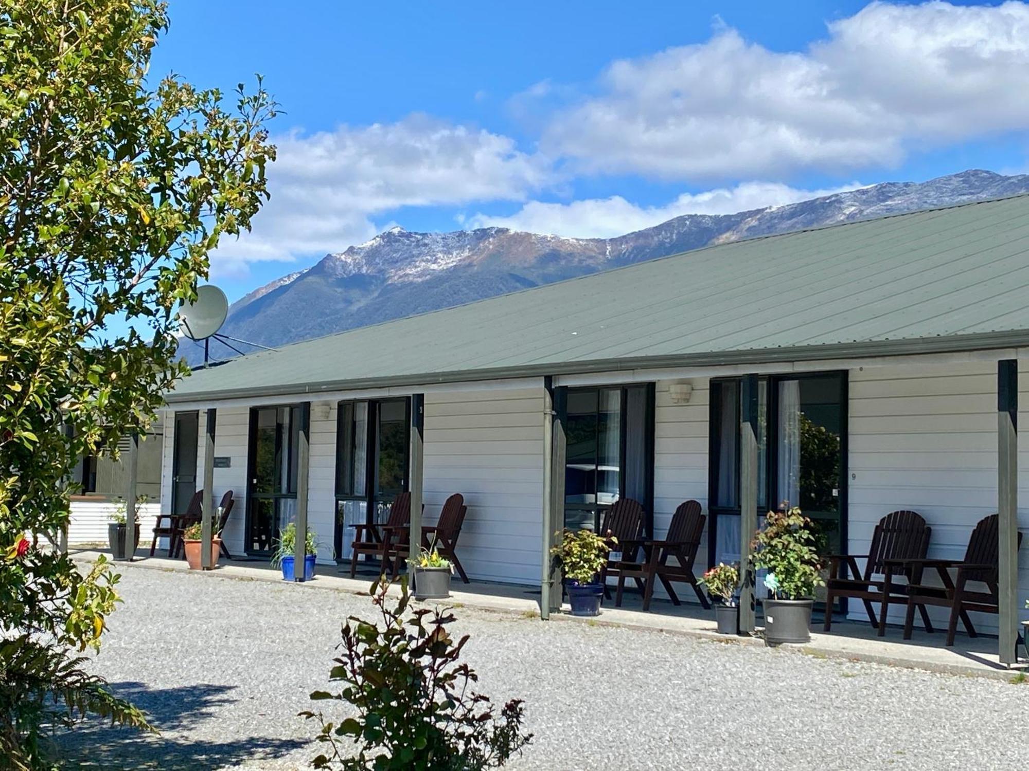 Heritage Park Lodge Haast Eksteriør billede